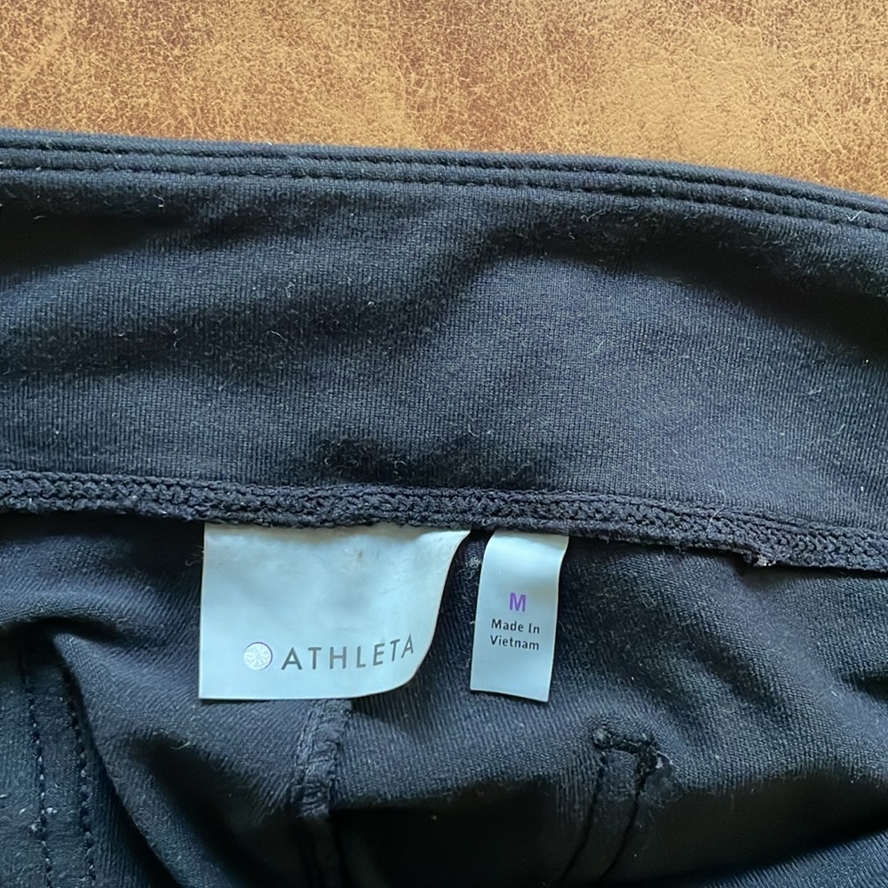 Athleta 22” Crop Leggings w Side & Back Pockets Sz Medium Black - Picture 7 of 7